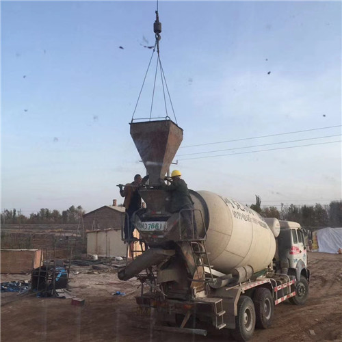 尖扎县“精准瞄准”—— 吊车的 “定位导航” 技术